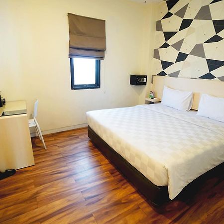 Hotel 88 Mangga Besar Raya 120 Jakarta By Wh Buitenkant foto