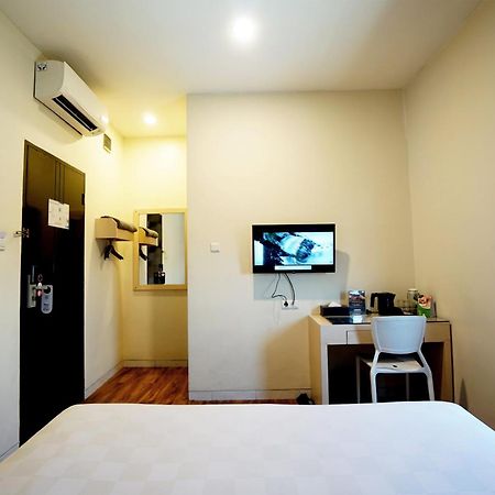 Hotel 88 Mangga Besar Raya 120 Jakarta By Wh Buitenkant foto