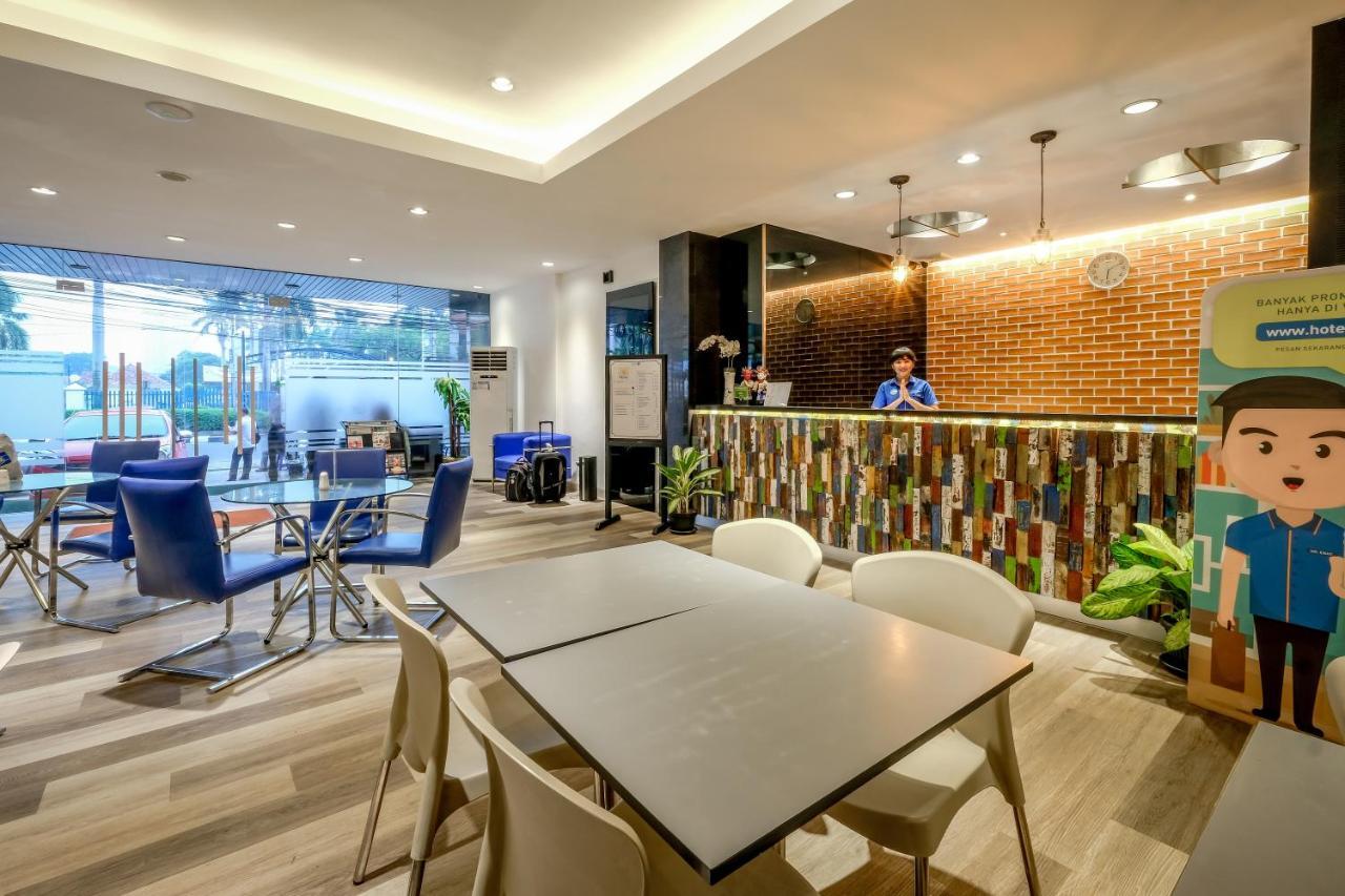 Hotel 88 Mangga Besar Raya 120 Jakarta By Wh Buitenkant foto