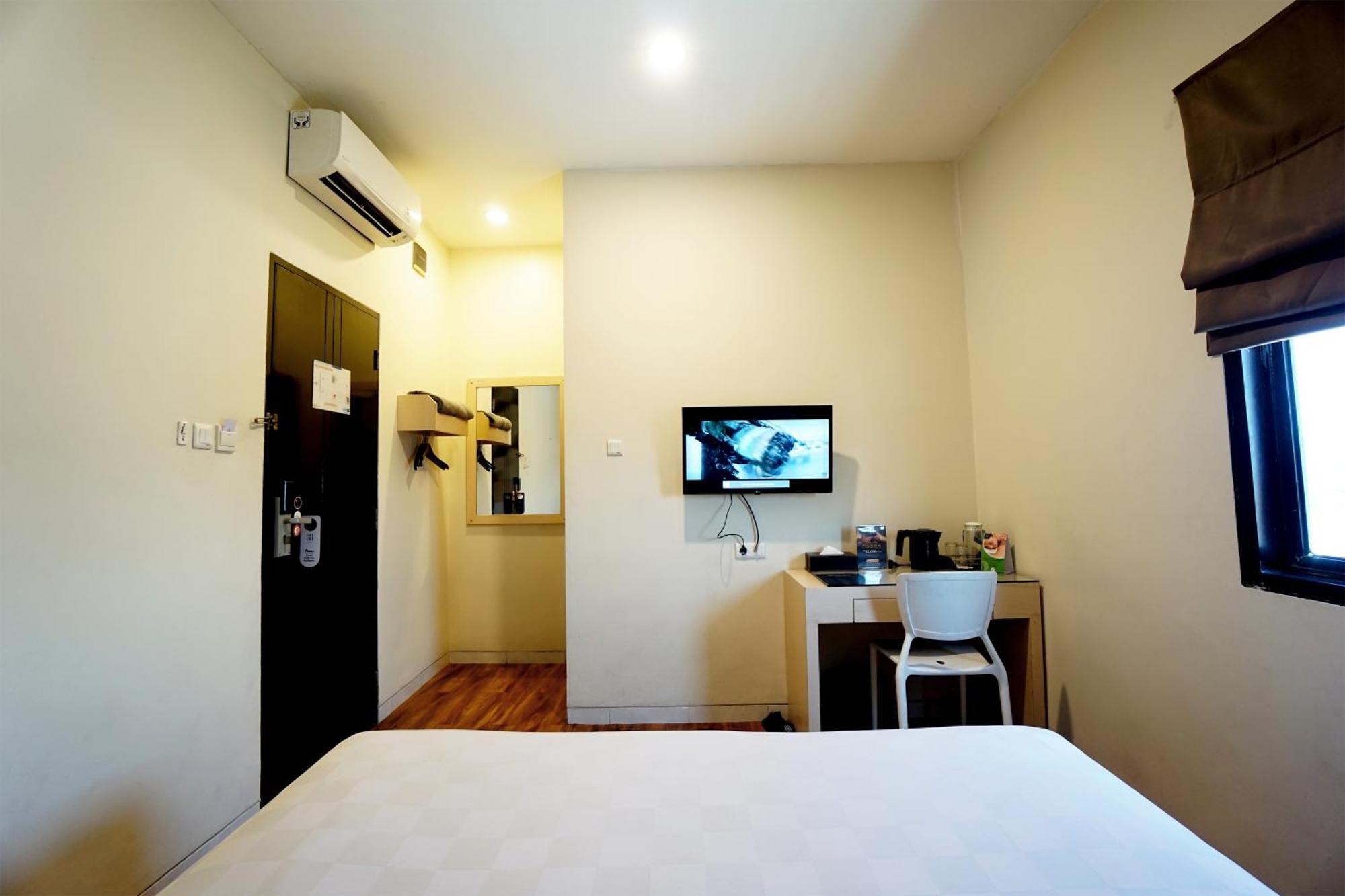Hotel 88 Mangga Besar Raya 120 Jakarta By Wh Buitenkant foto