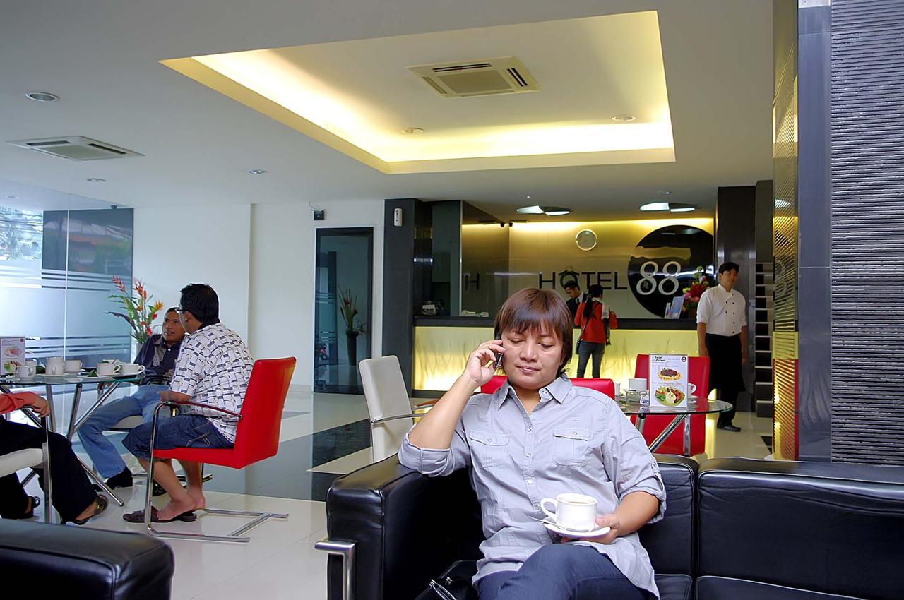 Hotel 88 Mangga Besar Raya 120 Jakarta By Wh Buitenkant foto