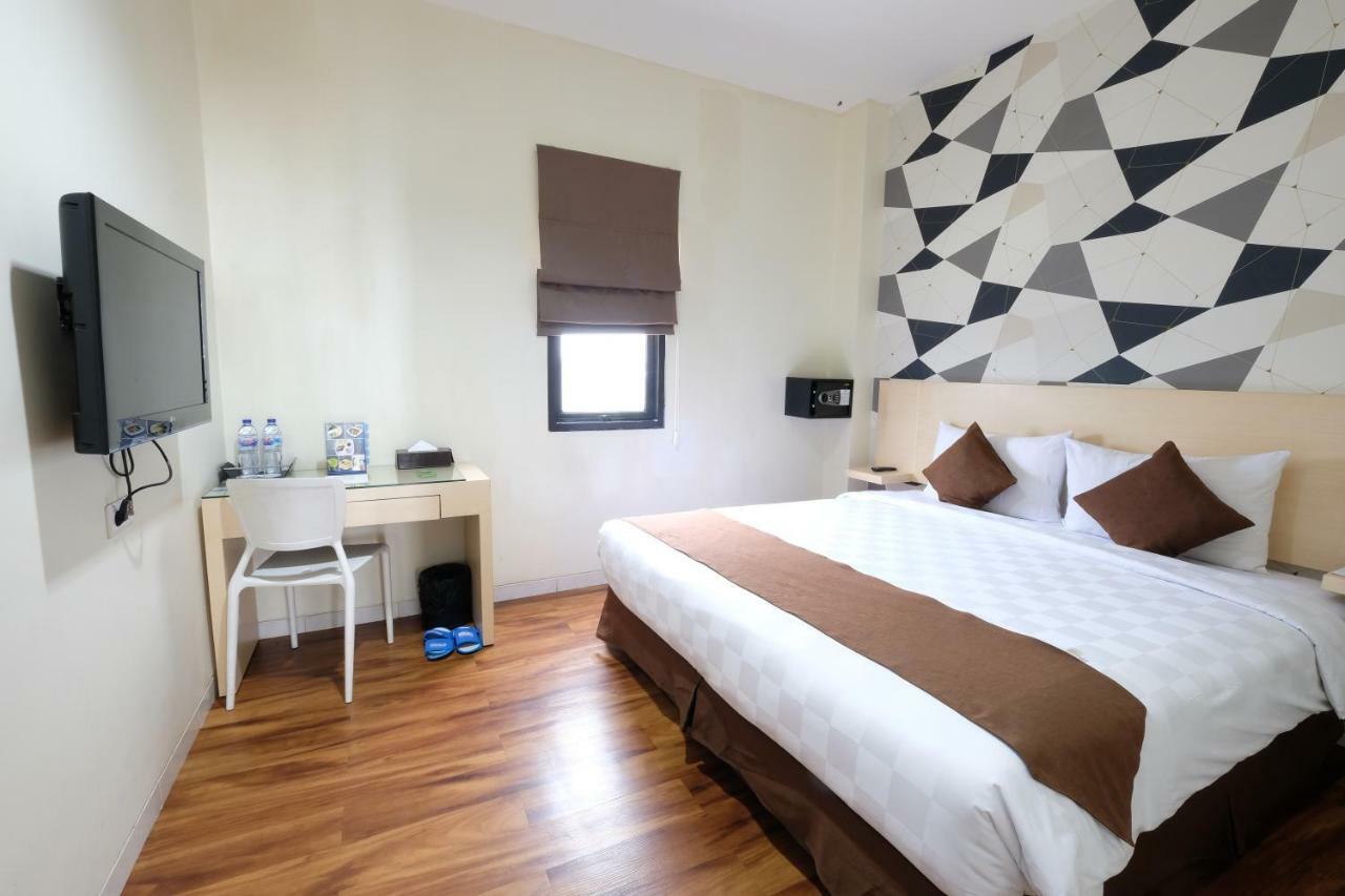 Hotel 88 Mangga Besar Raya 120 Jakarta By Wh Buitenkant foto
