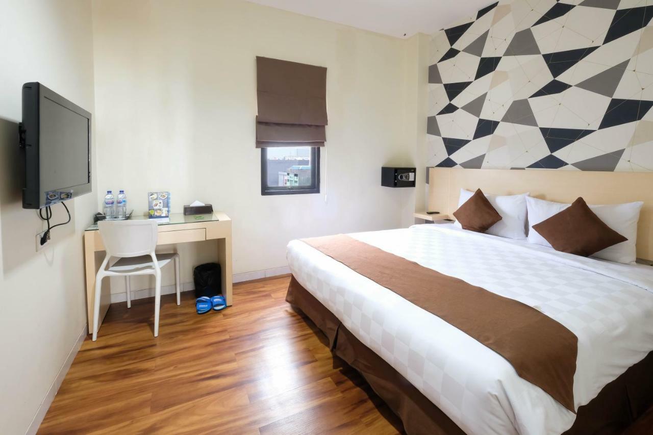 Hotel 88 Mangga Besar Raya 120 Jakarta By Wh Buitenkant foto