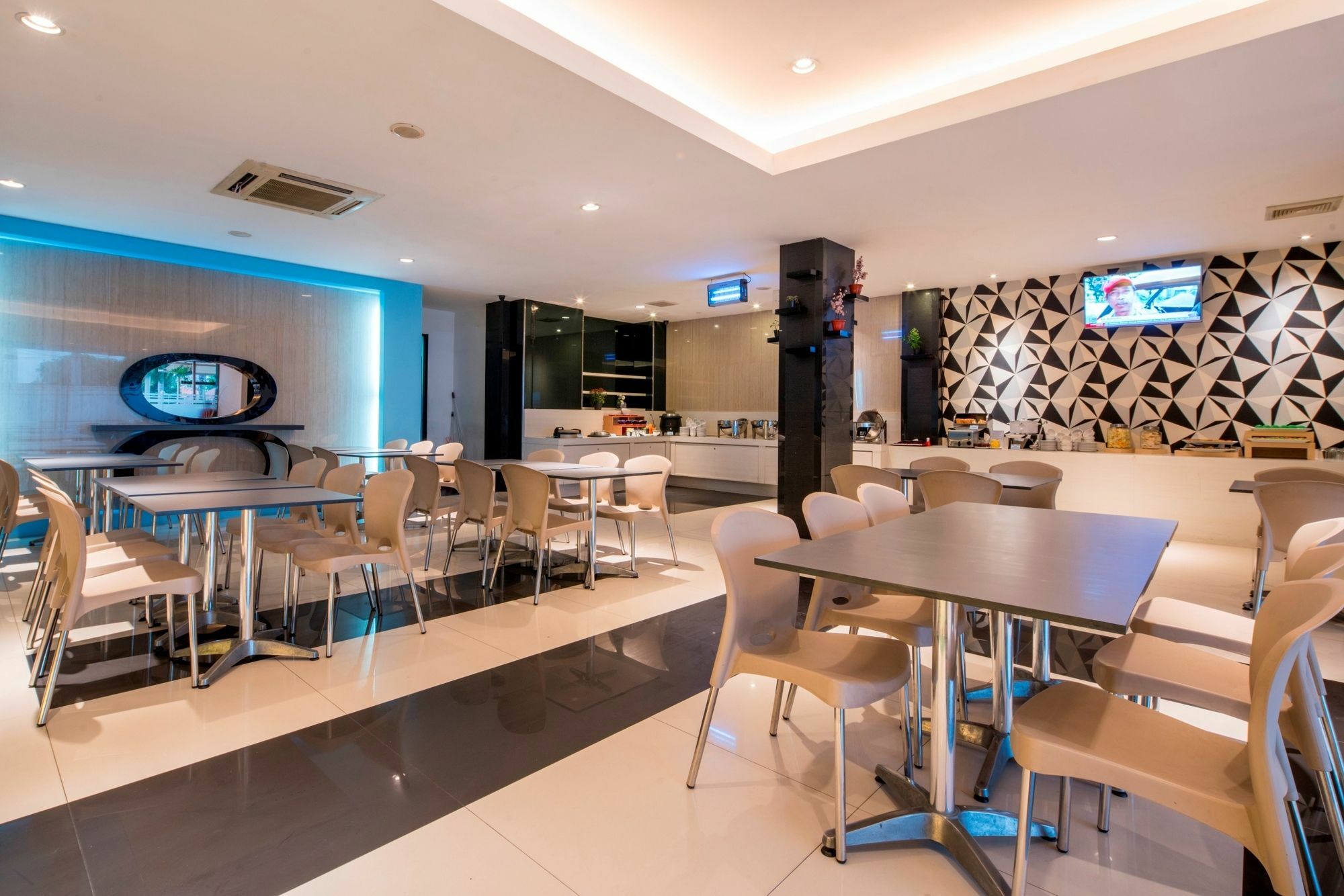 Hotel 88 Mangga Besar Raya 120 Jakarta By Wh Buitenkant foto