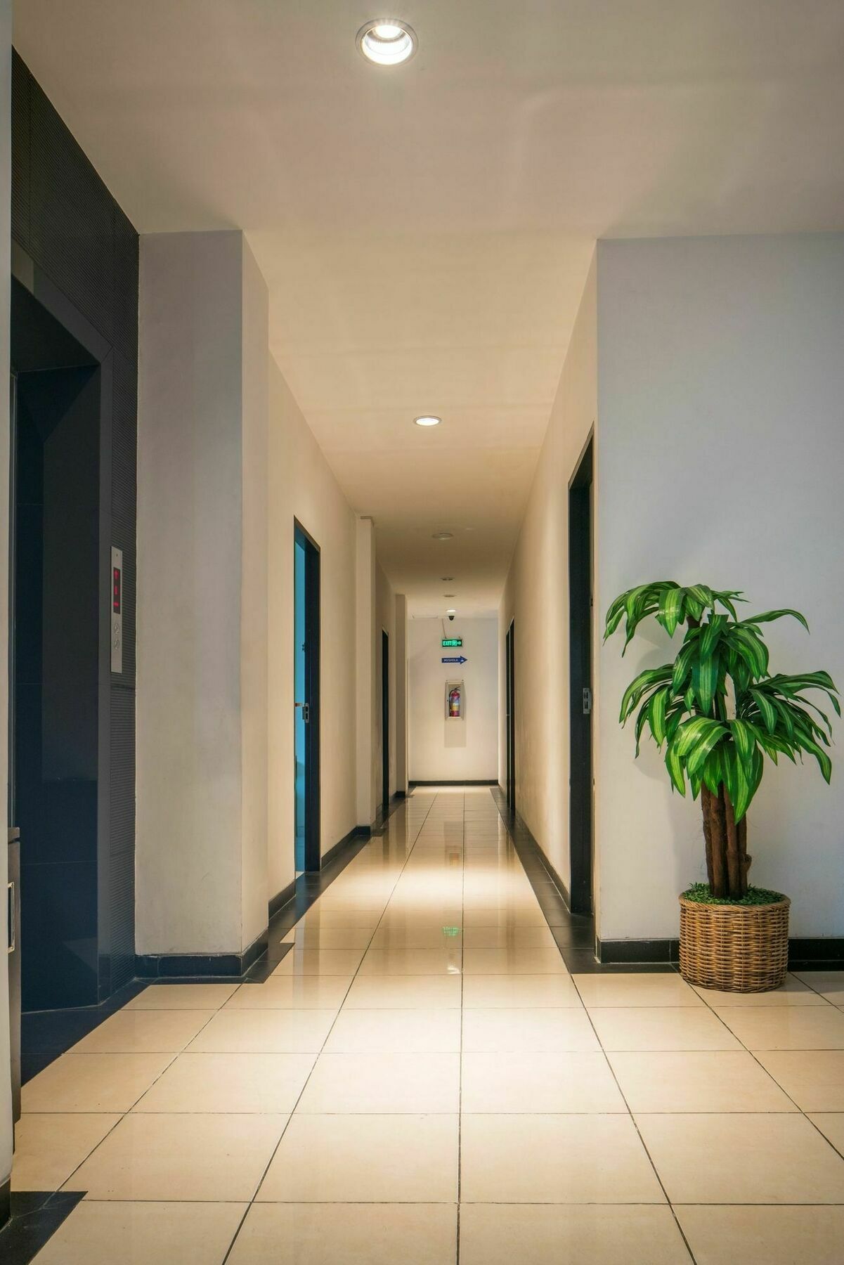 Hotel 88 Mangga Besar Raya 120 Jakarta By Wh Buitenkant foto