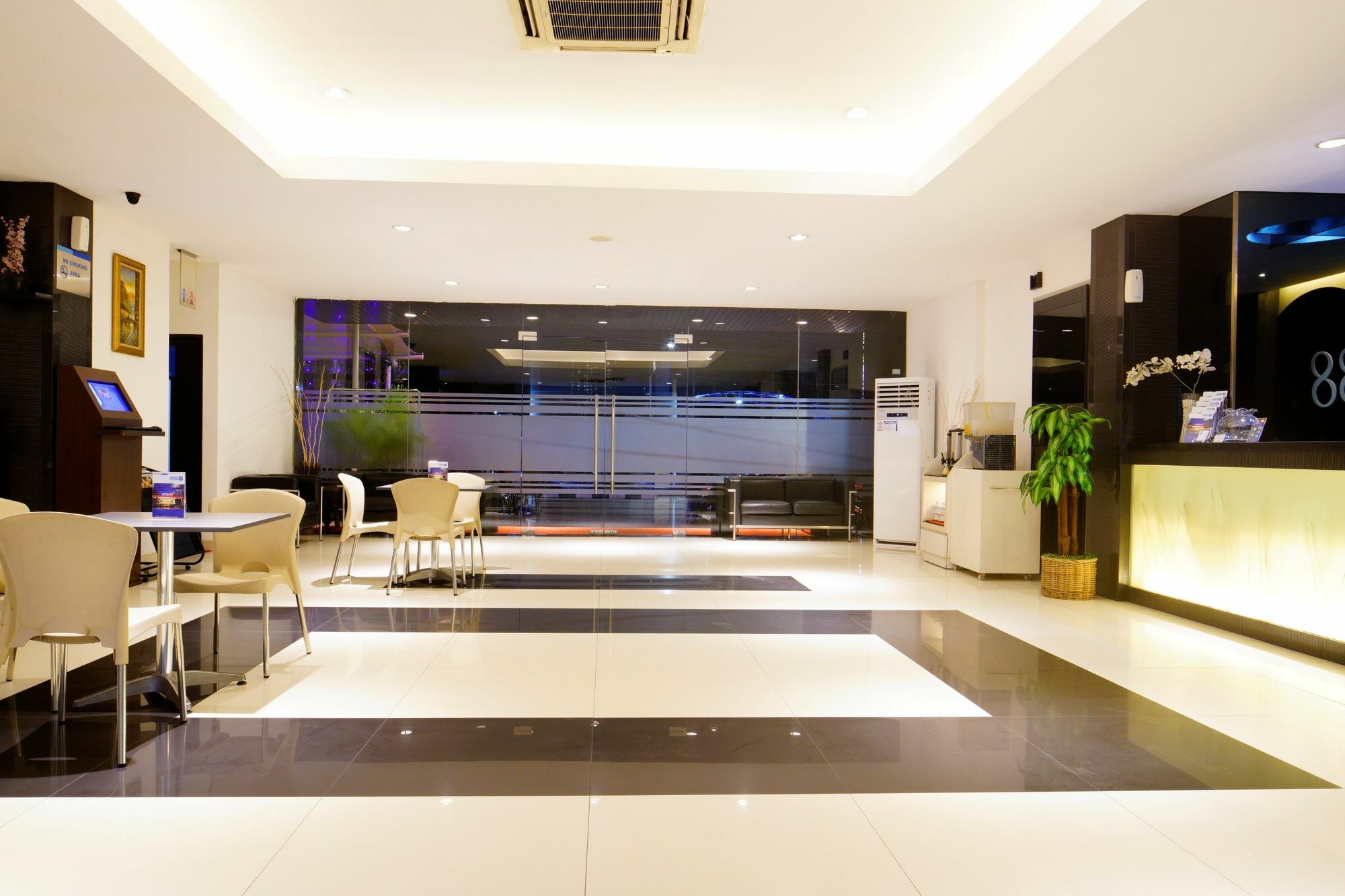 Hotel 88 Mangga Besar Raya 120 Jakarta By Wh Buitenkant foto