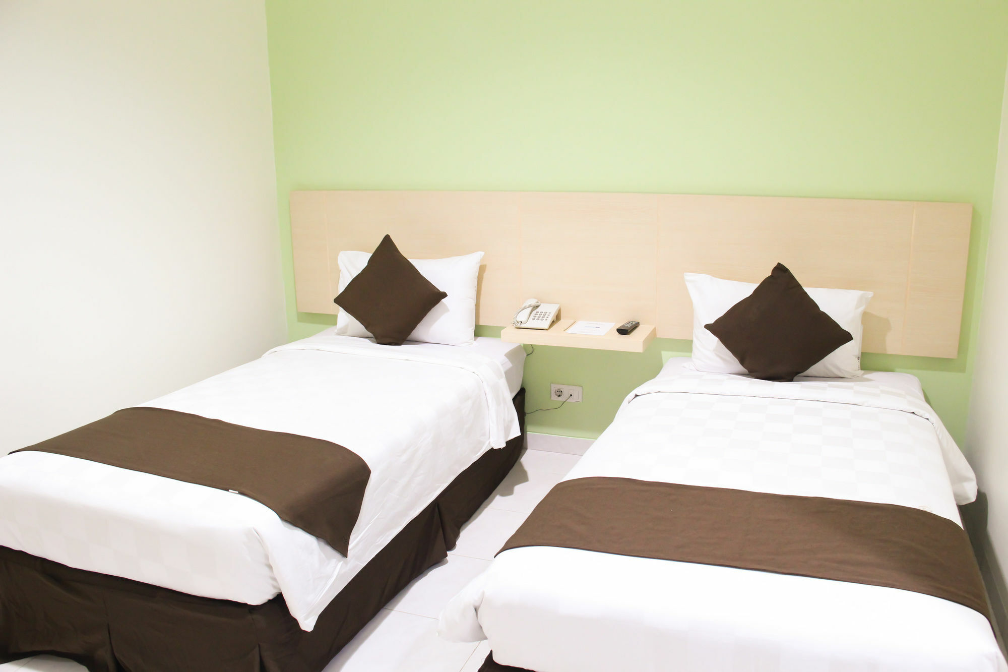 Hotel 88 Mangga Besar Raya 120 Jakarta By Wh Buitenkant foto